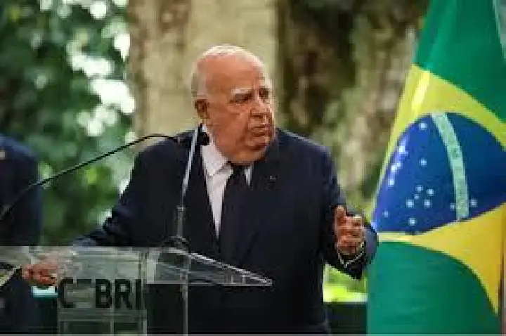 Morre Marcos Azambuja, um dos diplomatas mais importantes do país