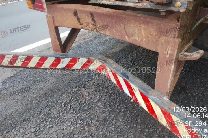 Motociclista morre após colisão com caminhão na Bauru-Marília