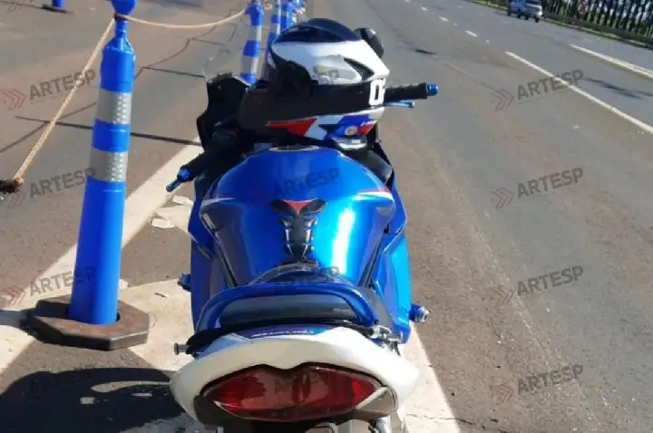 Motociclista morre após desviar de pedágio e bater em uma mureta