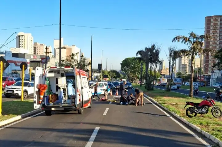 Motociclistas são socorridos em dois acidentes na Nações Unidas