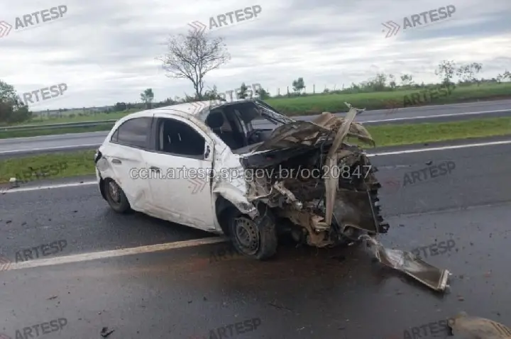 Motorista morre após Onix colidir com carreta na Bauru-Ipaussu