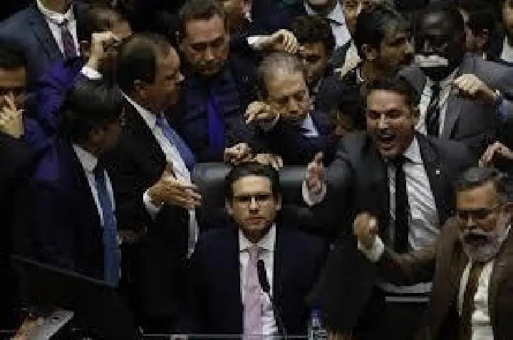 Motta encerra 1º ano à frente da Câmara revezando desafetos