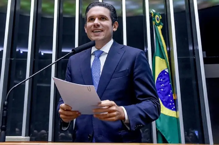 Motta prioriza governo Lula e deixa pauta anti-STF em 2º plano