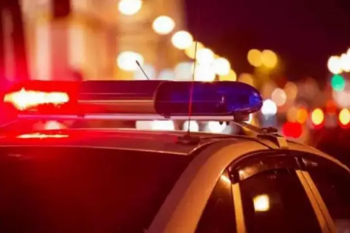 Mulher deixa filha de 3 anos em biqueira em troca de drogas