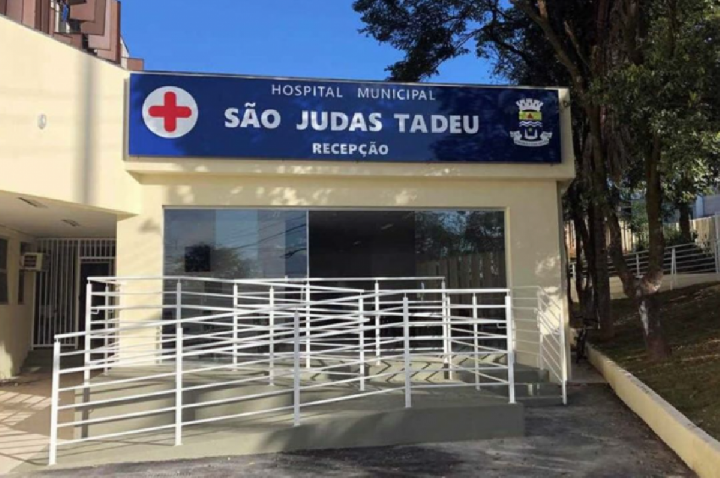 Mulher dorme com cigarro aceso e é salva por vizinho