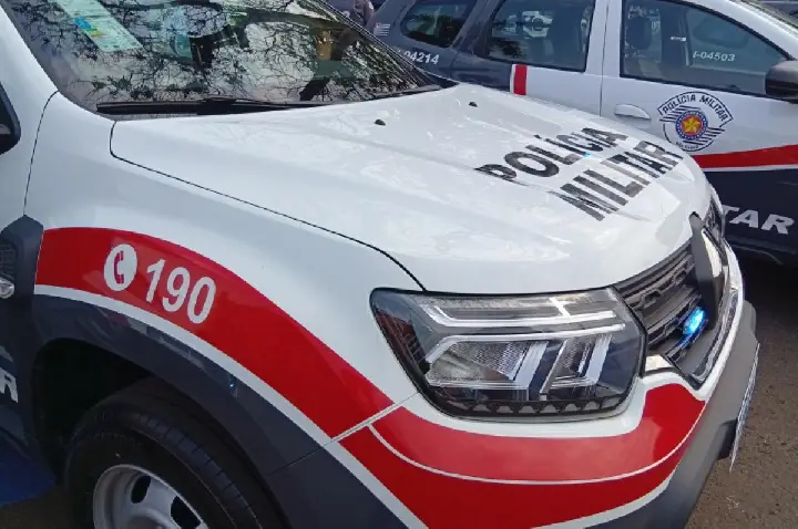 Mulher é presa após chamar policial de macaco em Bauru