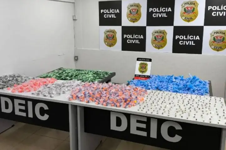Mulher é presa com drogas que abasteceria bairro de Bauru