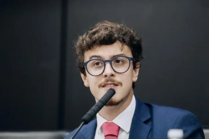 Mulheres perdem espaço entre candidatos jovens em 2026