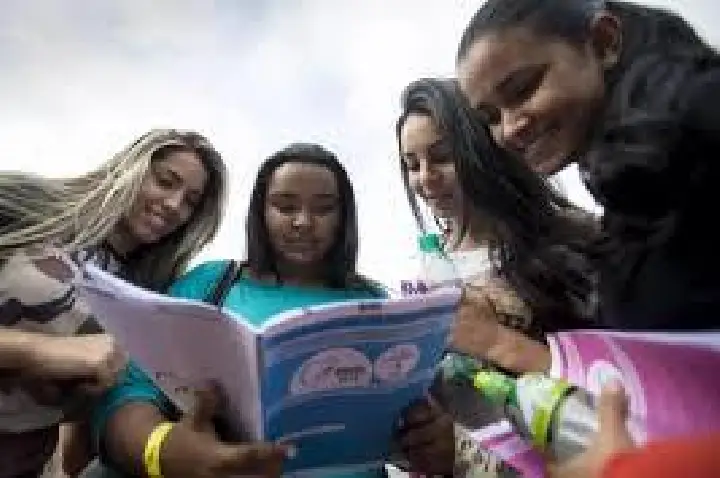 Mulheres representam 60% das inscrições no Enem 2025