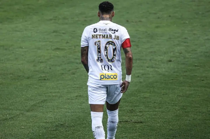 Neymar não é chamado e fica mais longe de última Copa do Mundo