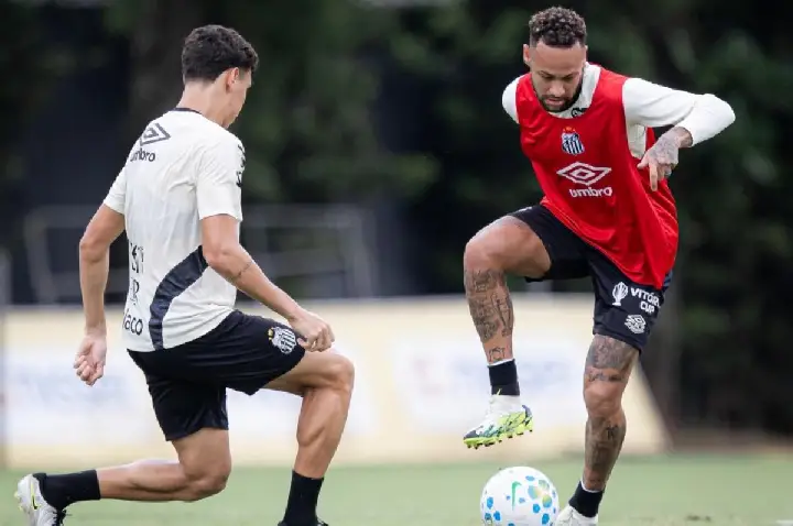 Neymar tem de 3 a 7 jogos para convencer Ancelotti por Copa