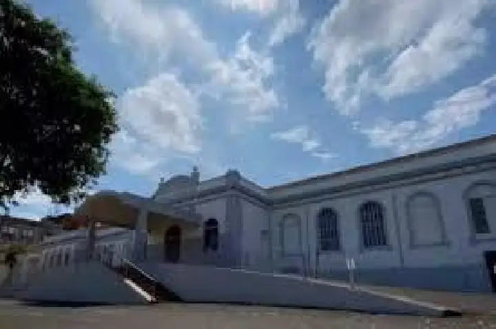 No caso dos 3 esfaqueados, Santa Casa foi invadida e vandalizada