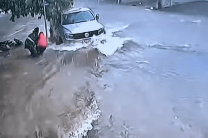 Nunes culpa chuva concentrada e antecessores por subida de mortes