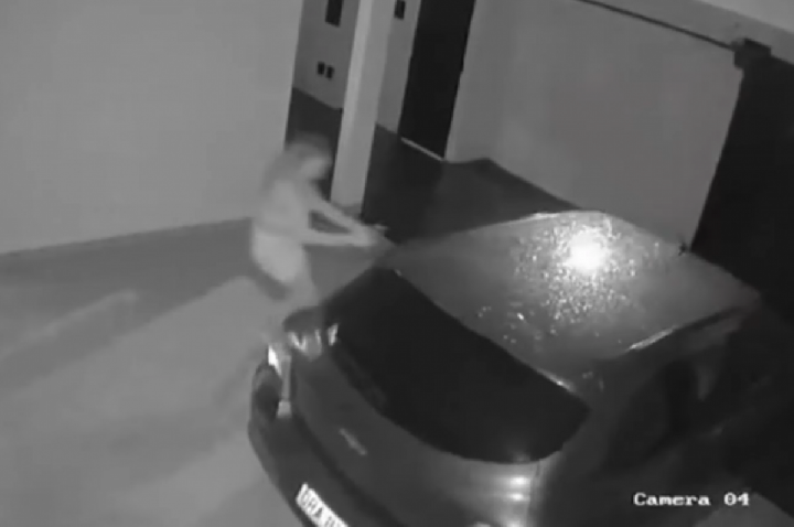 O que explica carro ter ligado sozinho e derrubado portão? VÍDEO