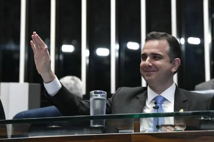 Pacheco busca apoios de Lula a Aécio para viabilizar candidatura