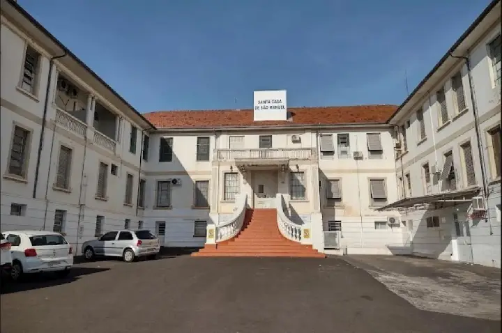 Paciente de hospital público morre após queda da janela na região