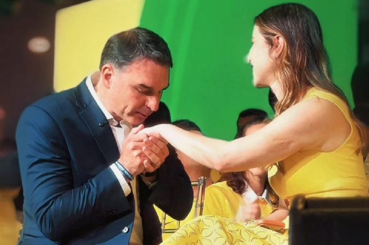 Padrão: Como o pai, Flávio emperra no eleitorado feminino