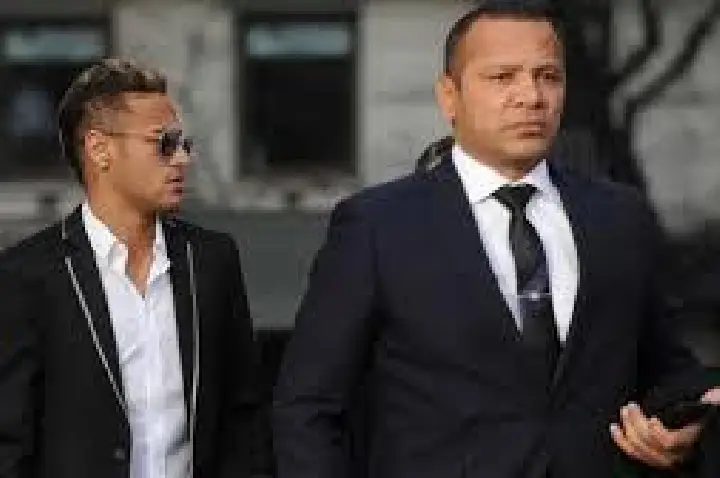 Pai de Neymar diz que filho é alvo de ódio e rebate traições