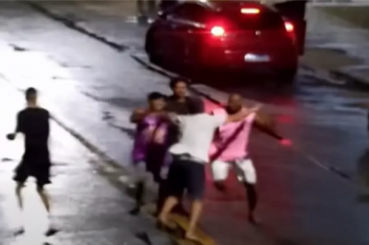 Pai e filho morrem esfaqueados em briga generalizada