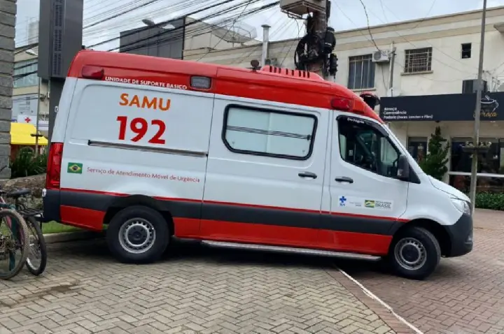 Pai encontra bebê morto ao buscá-lo em creche