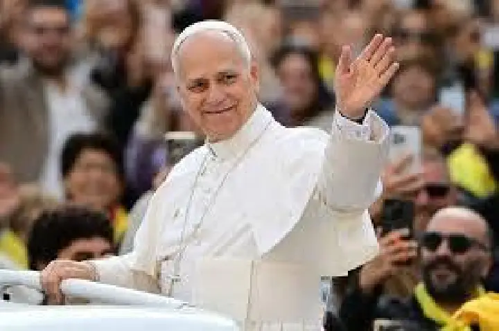 Pais vão à Justiça para filha ter nome em homenagem a Leão 14