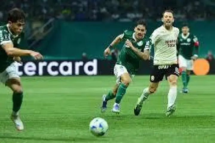 Palmeiras empata com Universitario e assegura vaga nas quartas