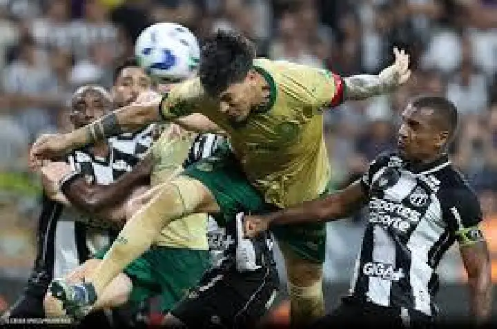 Palmeiras vence o Ceará no Castelão e abre vantagem
