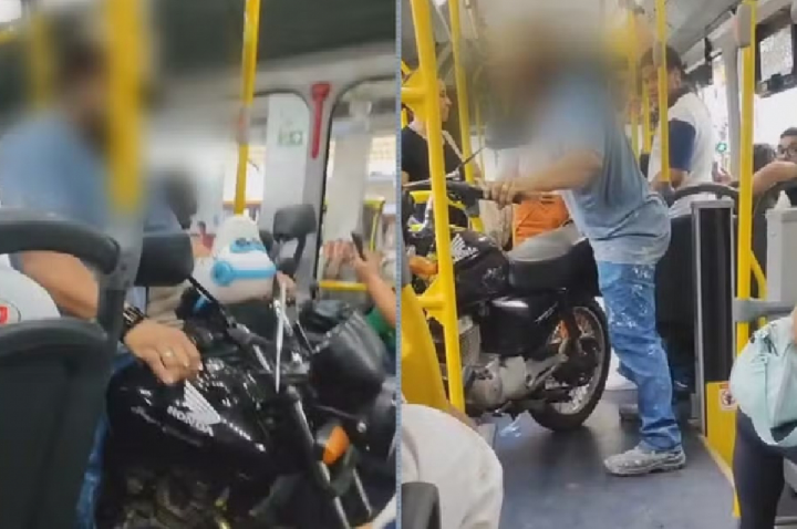 Passageiro carrega moto dentro de ônibus em Goiânia (GO)