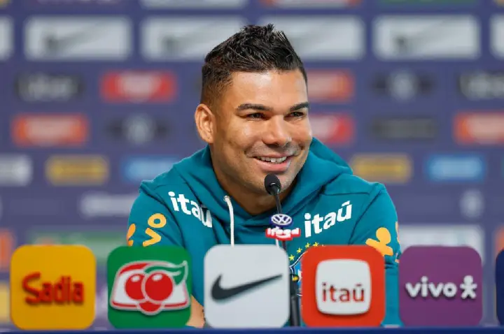 Perguntas sobre Neymar irritam Casemiro antes de treino