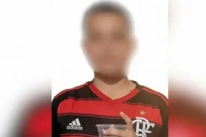 Perícia acha chumbinho em corpo de menino morto após comer bolo