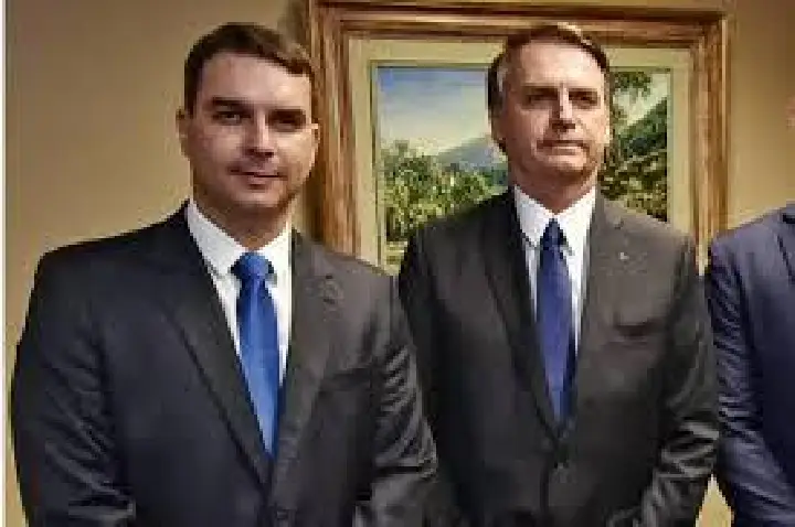 Pesquisa: Flávio enfrenta rejeição, apesar da bênção de Bolsonaro