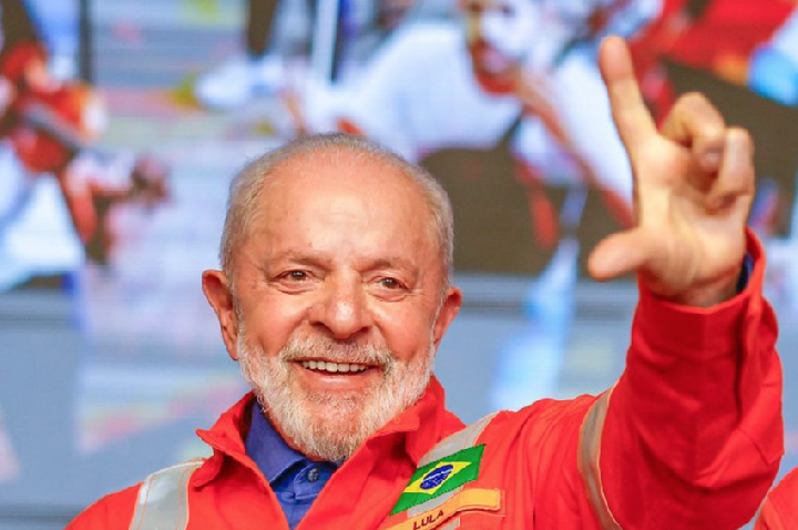 Pesquisa recente mostra Lula à frente de Flávio no 1º turno