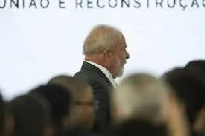 Pesquisa sobre Lula, tarifaço e economia em 10 pontos relevantes
