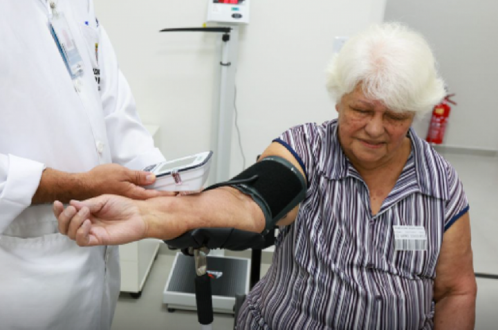 Pessoas 50+ vão representar metade do consumo com saúde em 2044
