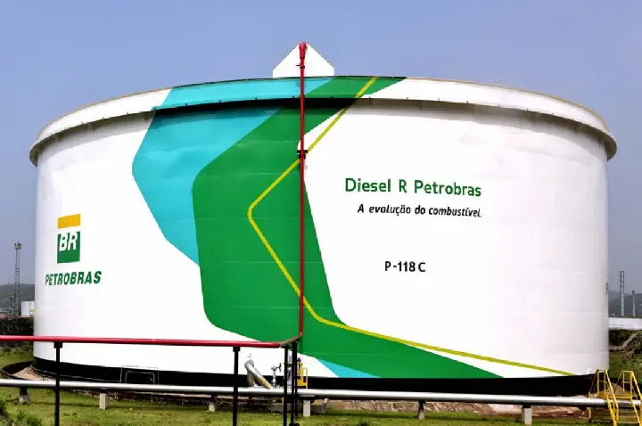 Petrobras anuncia redução de R$0,35 no preço do óleo diesel