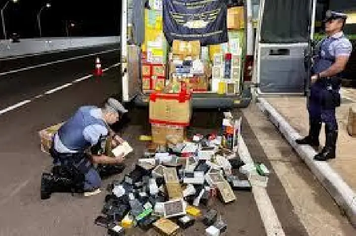 PF apreende celulares, perfumes e eletrônicos em Bauru