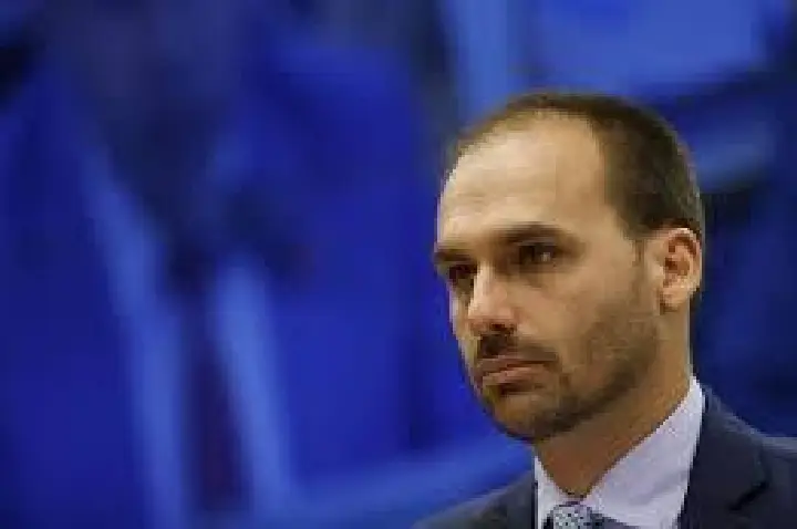 PF não consegue localizar Eduardo Bolsonaro para intimá-lo