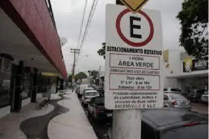 Placas de vagas rotativas terão QR Code para pagamento em Bauru