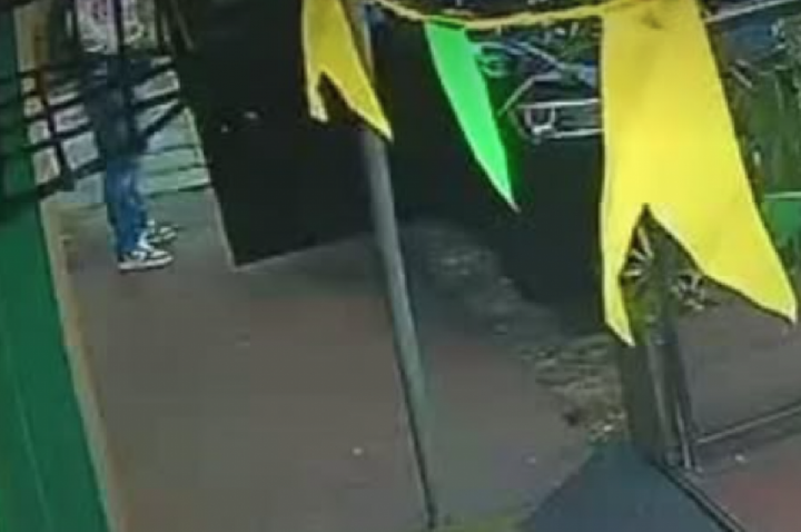 PM aposentado é baleado no pé ao tentar impedir roubo em comércio