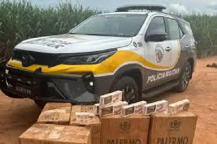PM flagra caminhão com 200 mil maços de cigarros contrabandeados