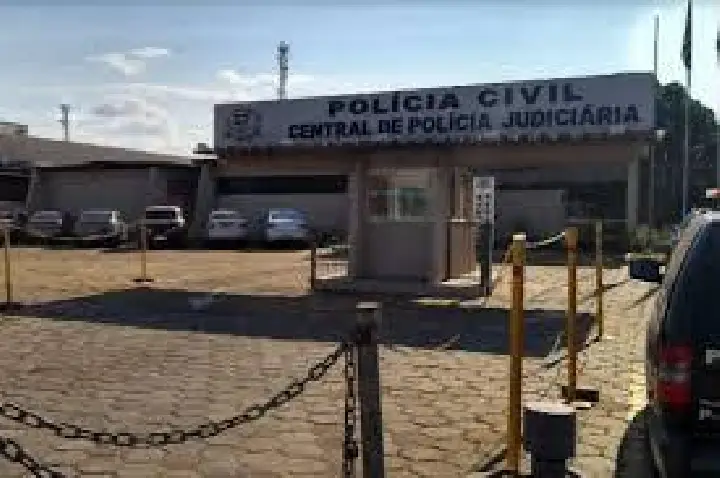 PMs e delegado prendem mulher em fuga após tentativa de homicídio