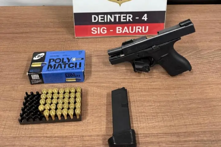 Polícia apreende pistola com investigado por agiotagem em Bauru