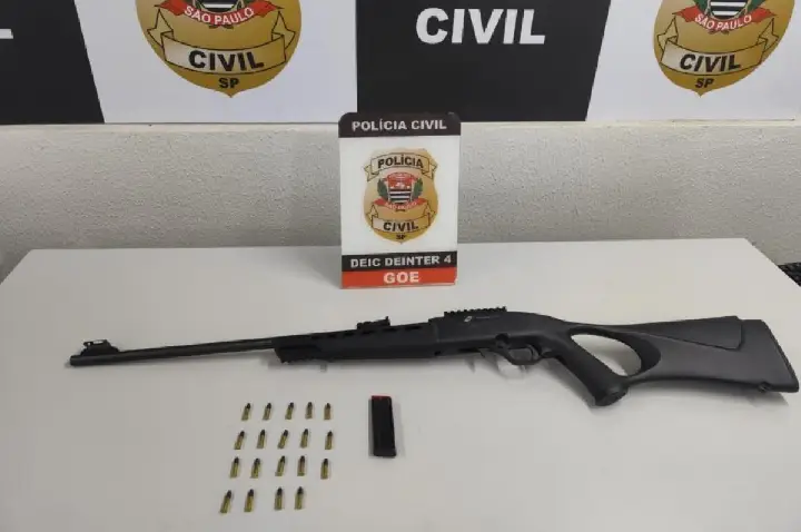 Polícia Civil apreende carabina e munições em comunidade de Bauru