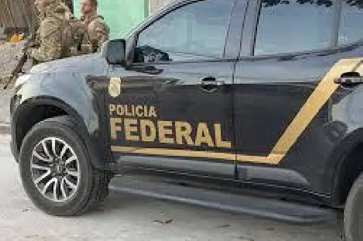 Polícia faz operação contra quadrilha do golpe do falso advogado