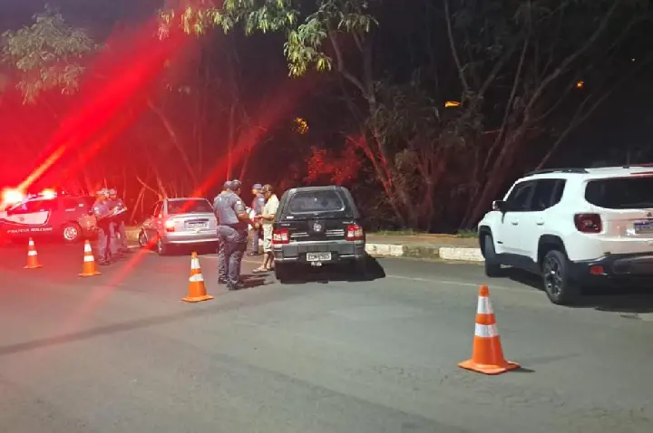 Polícia Militar de Pirajuí fiscaliza 30 veículos na “Operação Alcoolemia Zero”