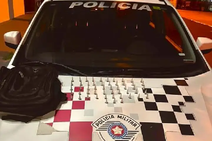 Polícia Militar prende homem por tráfico de drogas na madrugada em Pirajuí
