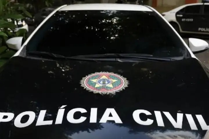 Polícia prende professor universitário por abusar de 4 crianças