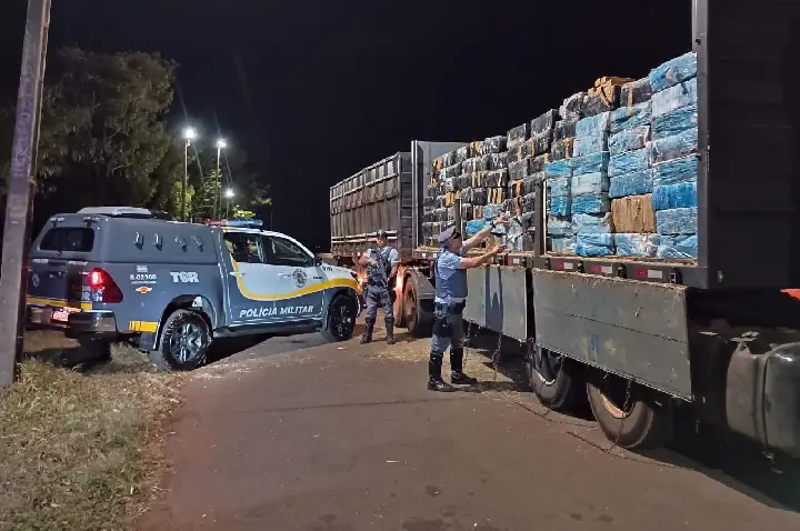 Polícia Rodoviária intercepta caminhão com mais de 1,9 tonelada de maconha