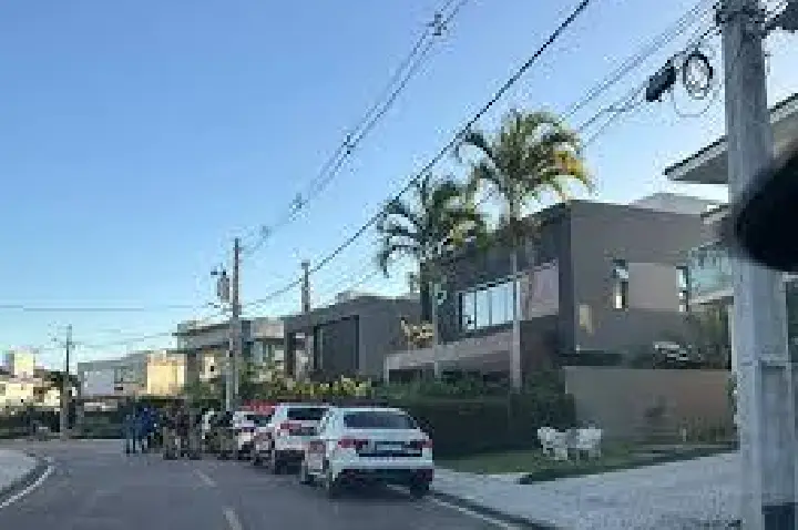 Polícia tenta cumprir mandado, mas casa de Hytalo estava vazia