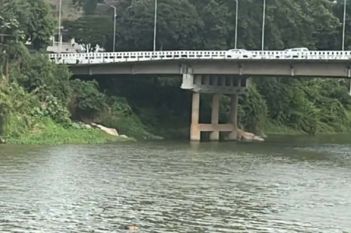 Polícia tenta desvendar caso de corpo encontrado boiando em rio